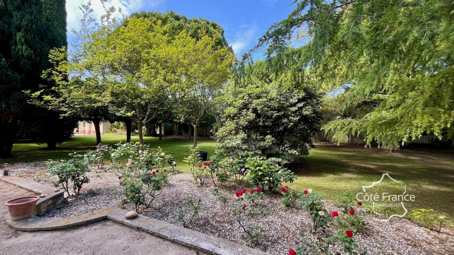 Elegant 19th Century Hotel Particular With Pool And Landscaped Park 4