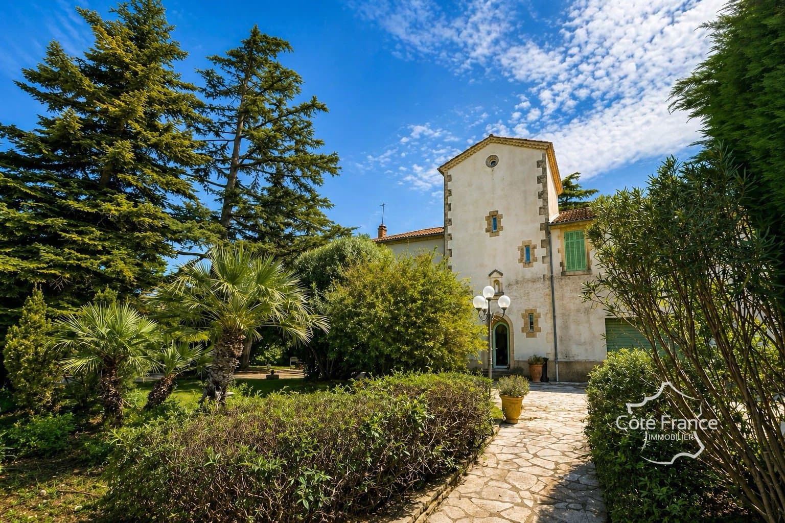 Elegant 19th Century Hotel Particular With Pool And Landscaped Park 5