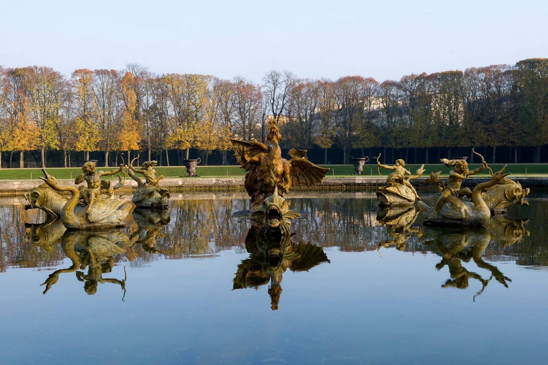 Elegant Hotel Particulier Facing the Château de Versailles 4