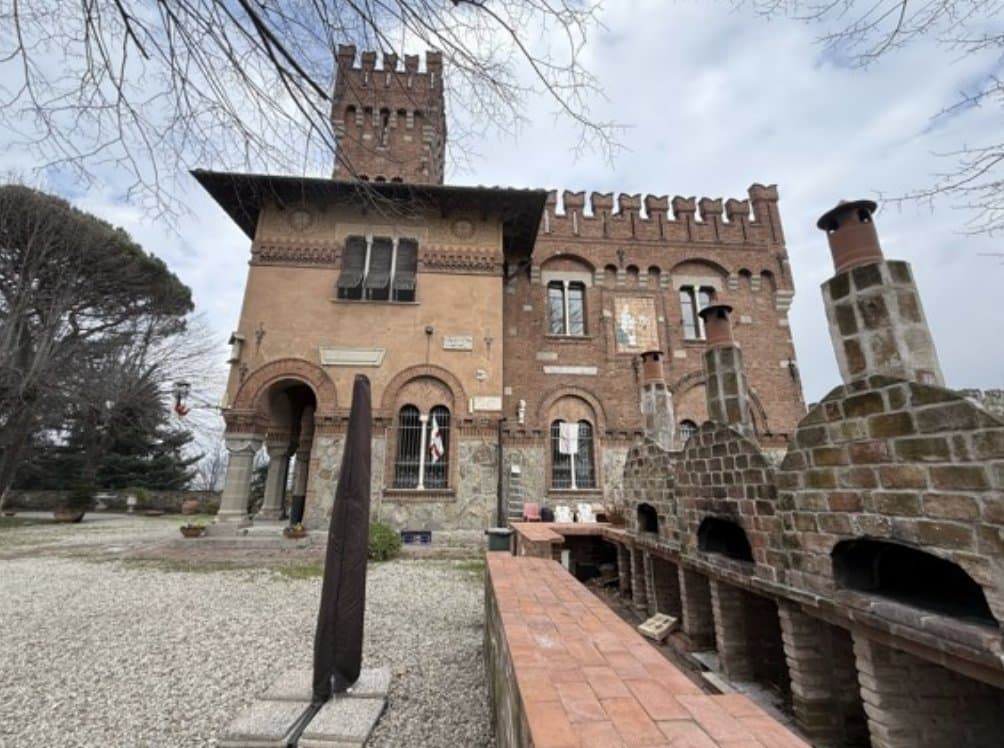 Historic Castle Of San Cipriano With Expansive Park 3