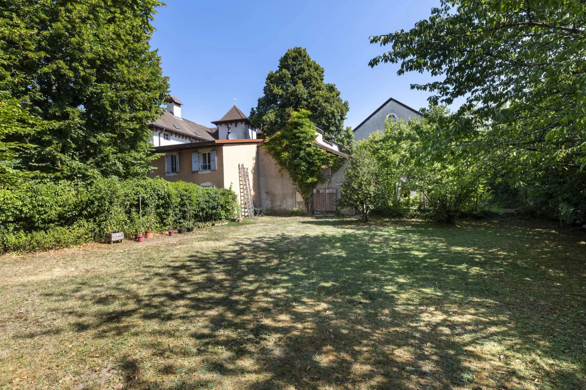 Historic Château With Development Potential Near Geneva 3