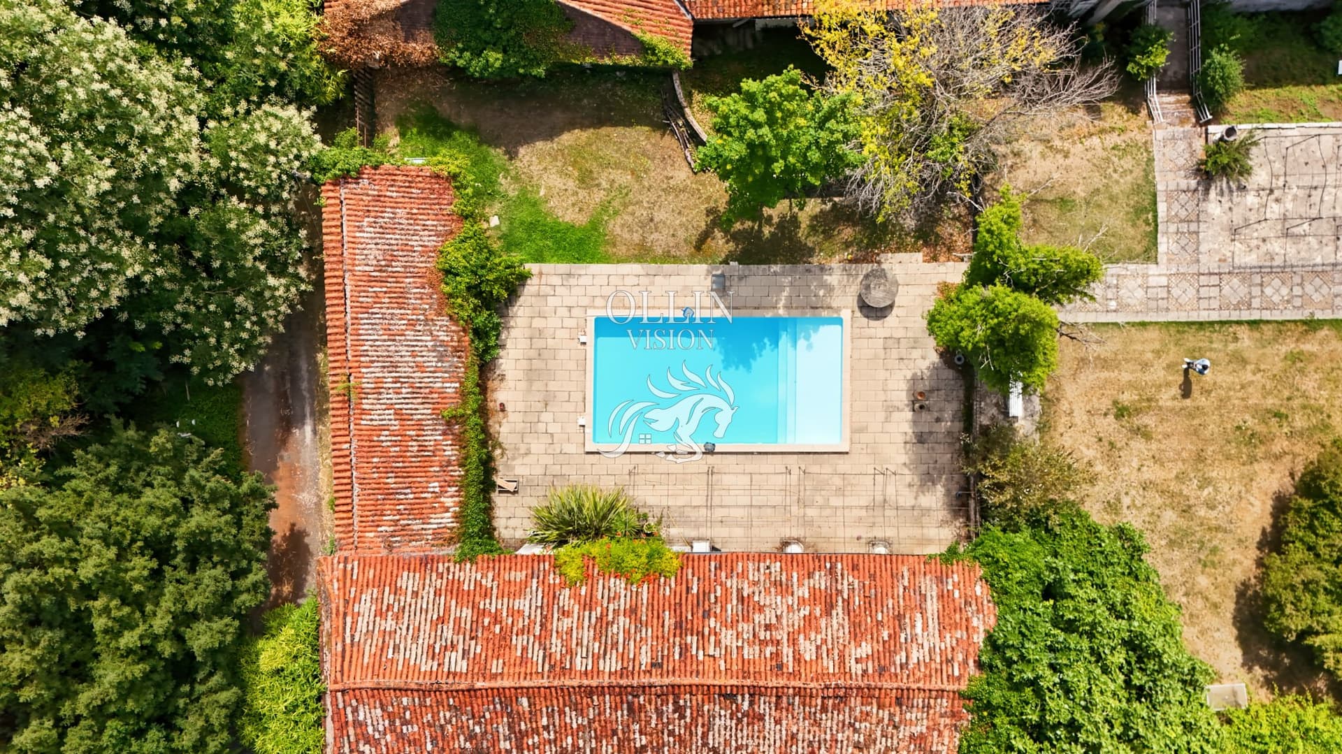 Majestic 17th Century Château With 5 Hectares, Pool, Chapel, And Outbuildings 3
