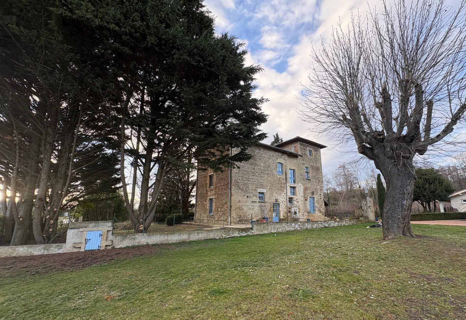 Château With Historical Charm And Spacious Park 3
