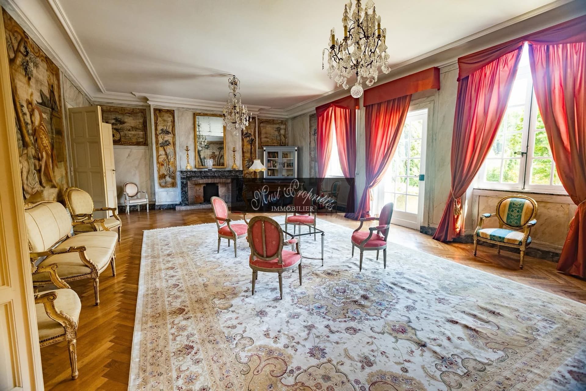 Magnificent 16th Century Château Hotel With Tennis Court And Two Swimming Pools 2