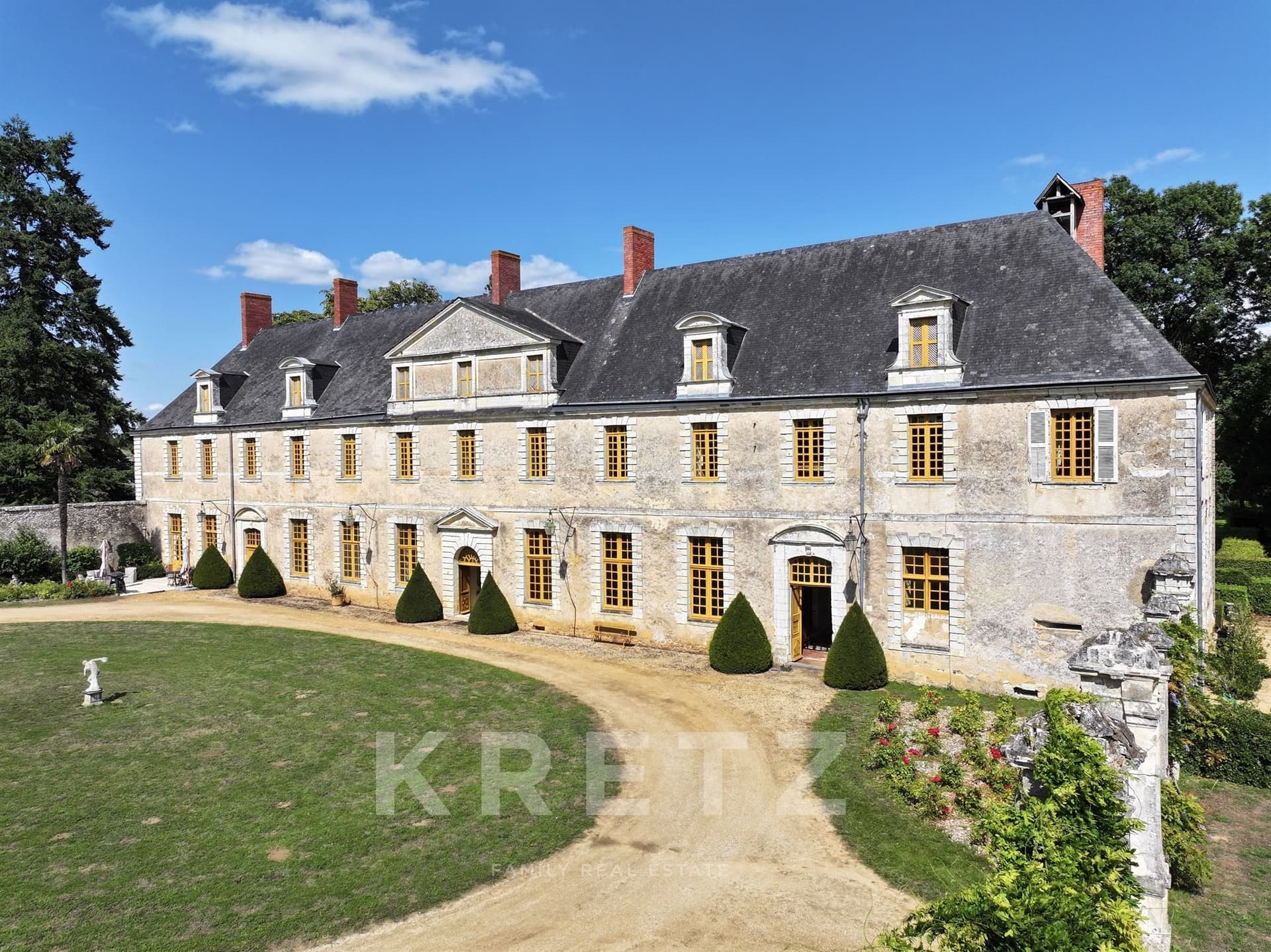 17th Century Château With Equestrian Facilities And 18 Hectares Of Parkland — Château for sale in Haut Anjou, France