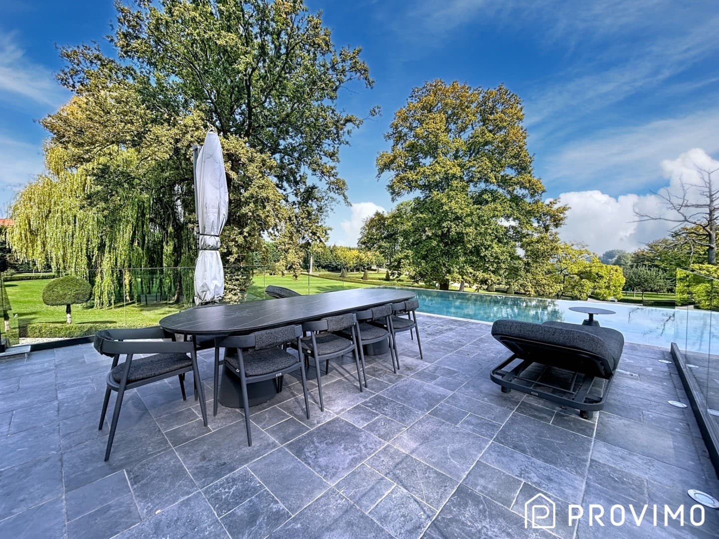 Elegant Château with Swimming Pool and Soundproofed Leisure Space 2