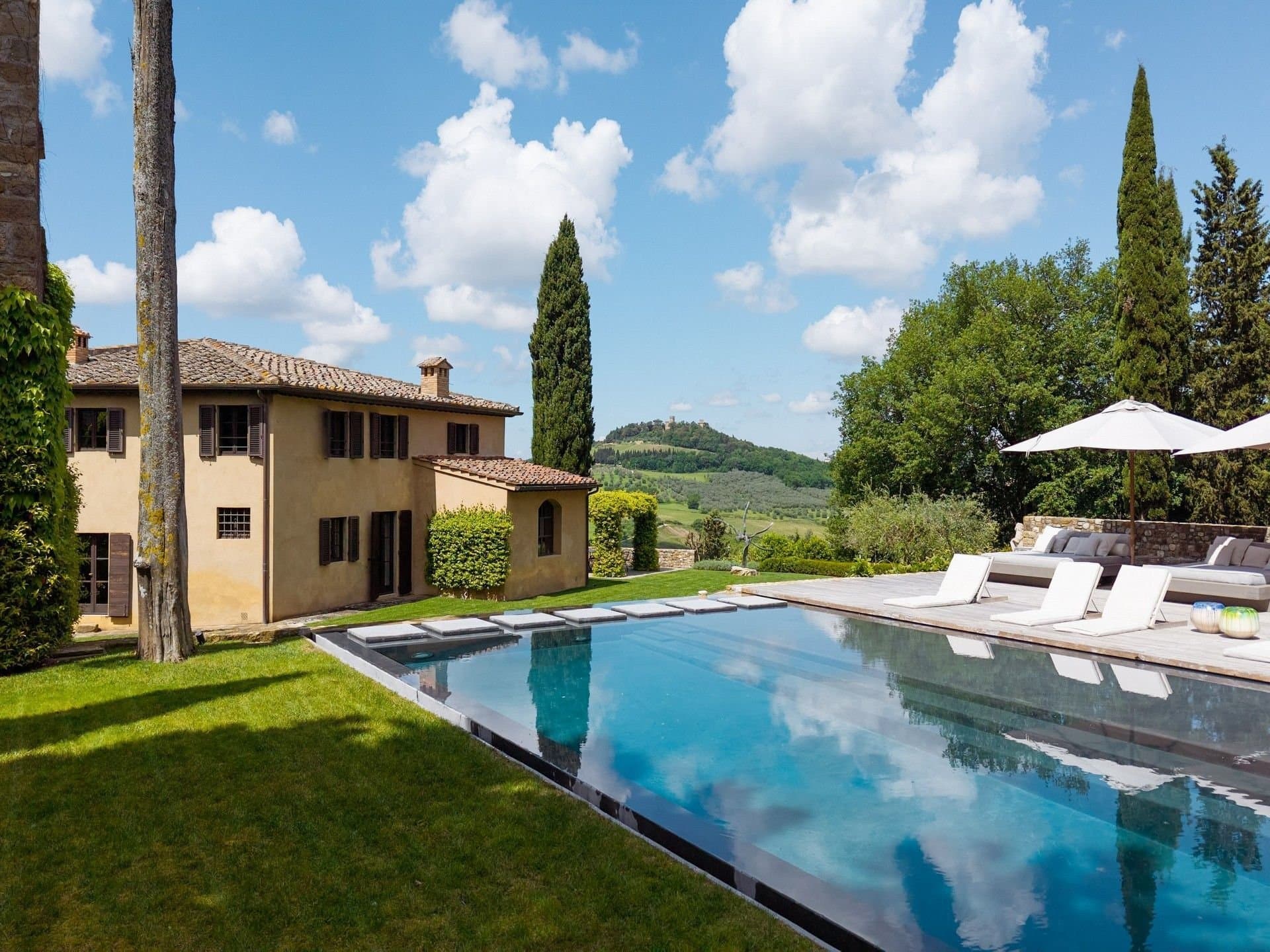 Elegant 11th Century Castle With Panoramic Pool And Private Park 3