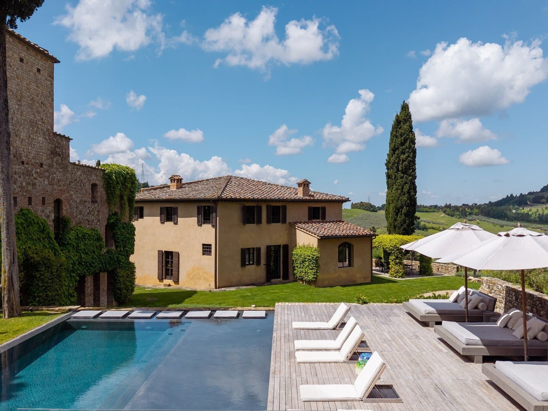 Elegant 11th Century Castle With Panoramic Pool And Private Park 4
