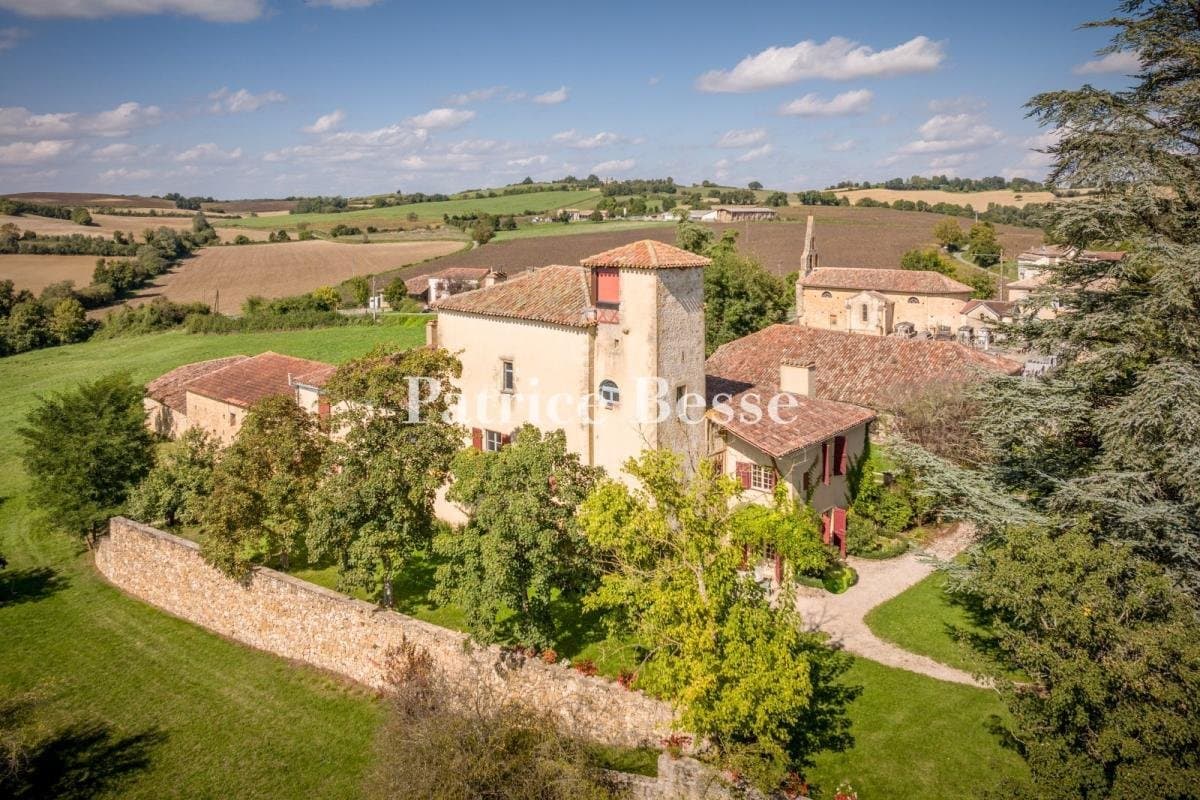 Historic Château With Outbuildings And 7 Hectares Of Grounds 2