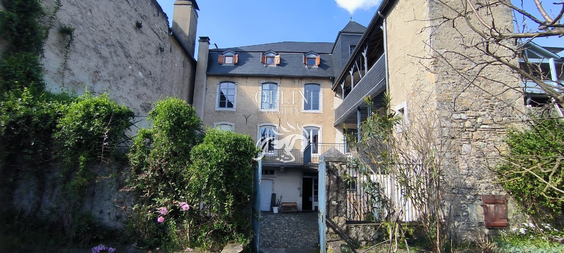 Elegant 18th Century Manor House With Walled Garden 4