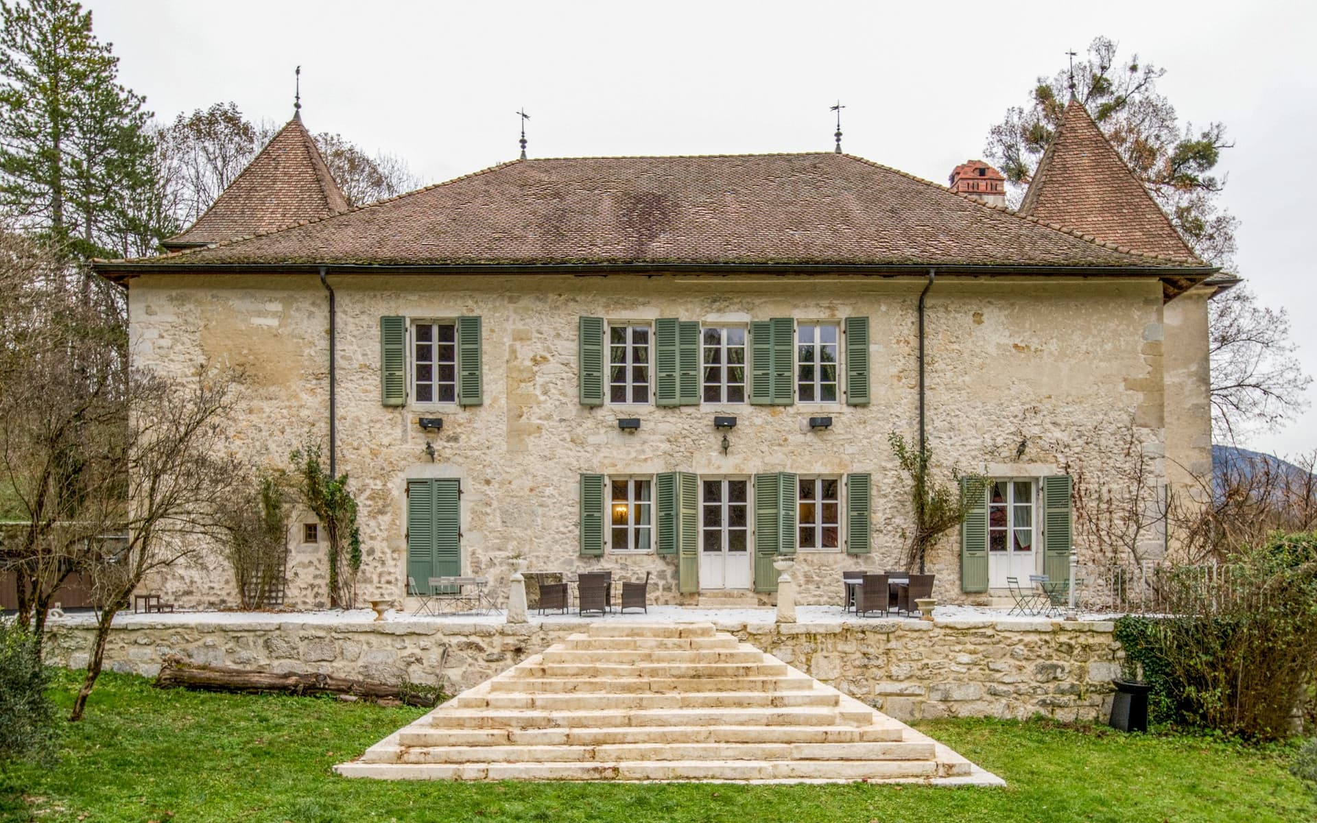 Historic Château With Swimming Pool Near Geneva 3