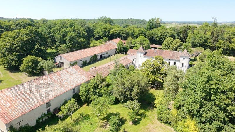Exceptional 18th Century Manor House with Extensive Outbuildings and Natural Setting 2