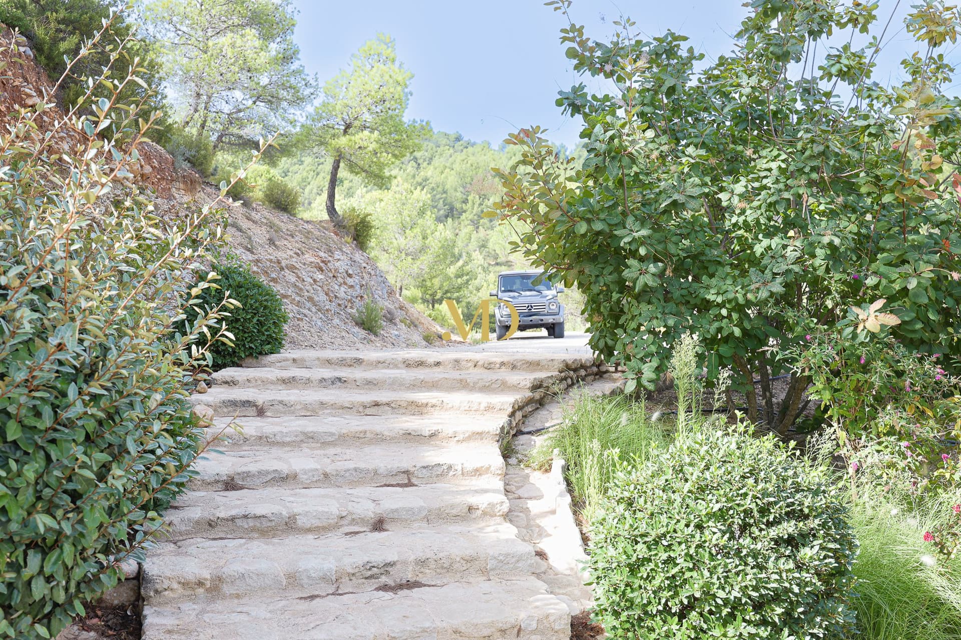 Exceptional Villa With Panoramic View And Swimming Pool In Vaucluse 2