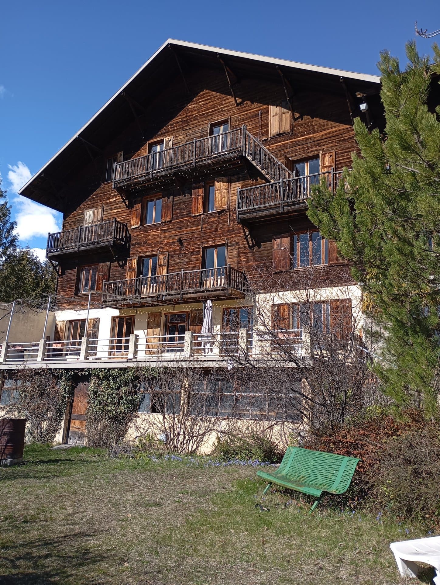 Spacious Property With Panoramic Views Of Lake Serre-Ponçon 4