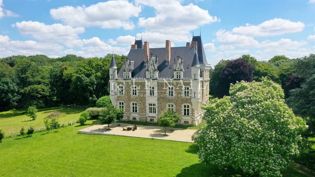 19th Century Château with English Style Park and Horse Facilities 2