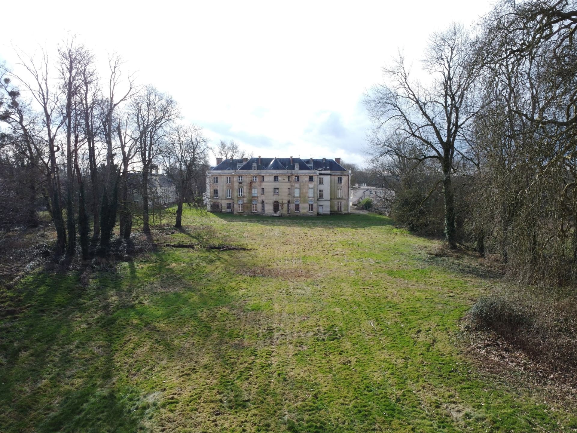 Elegant 18th Century Neoclassical Castle With Collective Accommodation 4