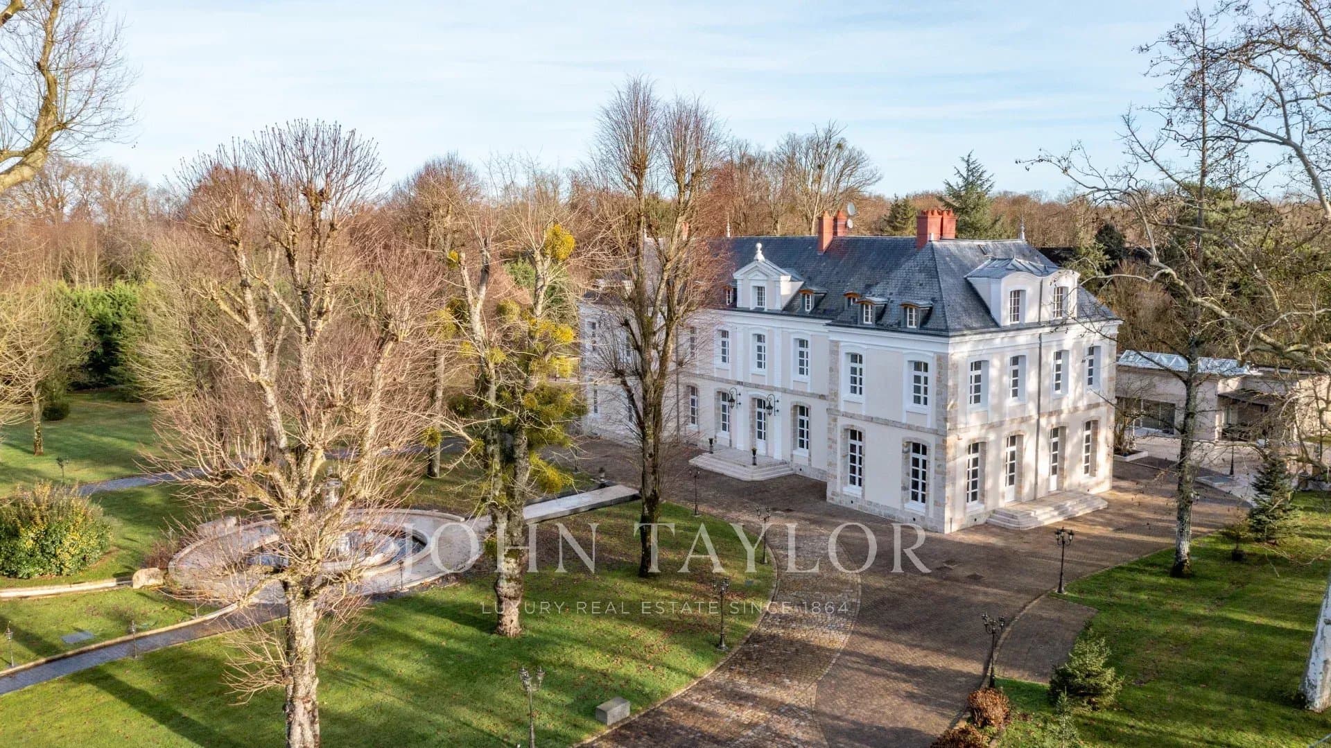 Exceptional Neoclassical Château With 13 Bedrooms And Swimming Pool 3