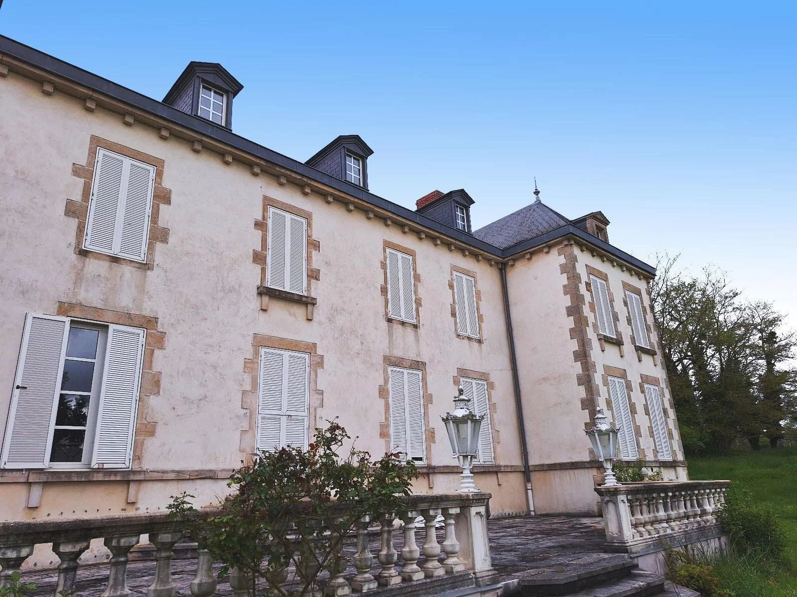 Magnificent Castle With 7 Bedrooms And Expansive Wooded Grounds 2