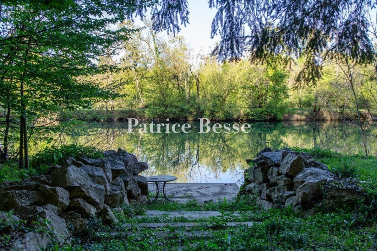 19th Century Château With Guest Accommodations And Swimming Pool 5