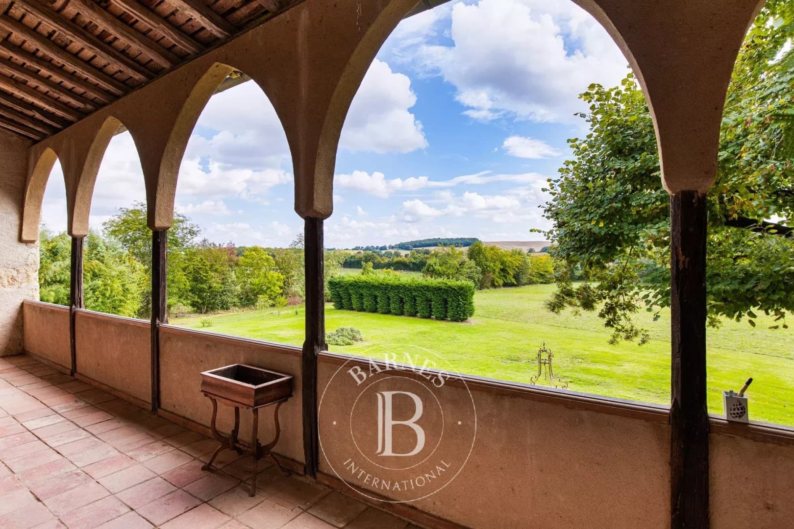 15th Century Château With Swimming Pool And Guest House 4