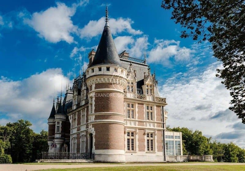 Neo Gothic And Renaissance Inspired Château With Expansive Grounds 2