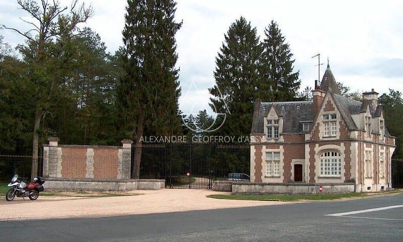 Neo Gothic And Renaissance Inspired Château With Expansive Grounds 3