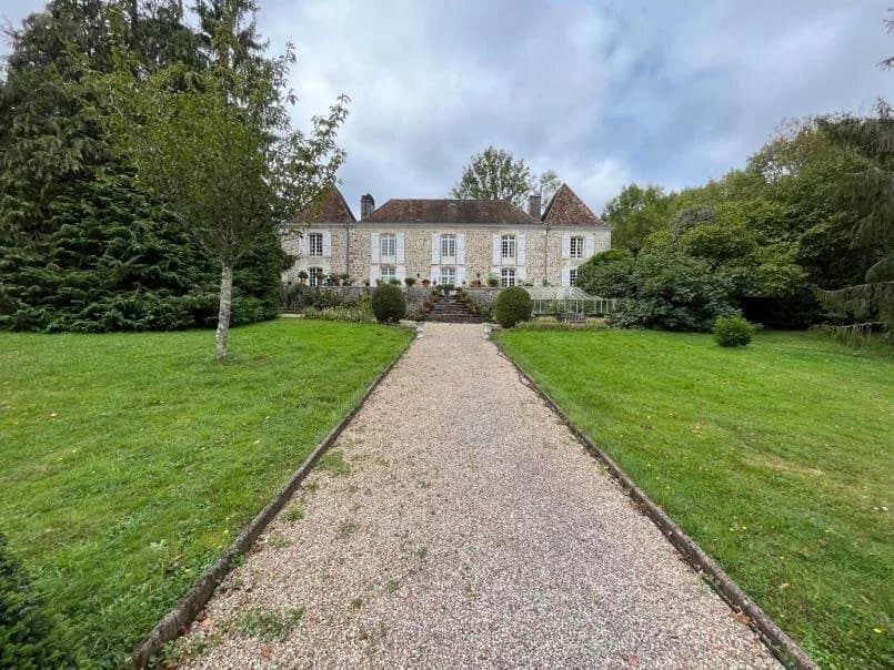 Château de La Mothe 425 Sqm 5 Bedrooms 2