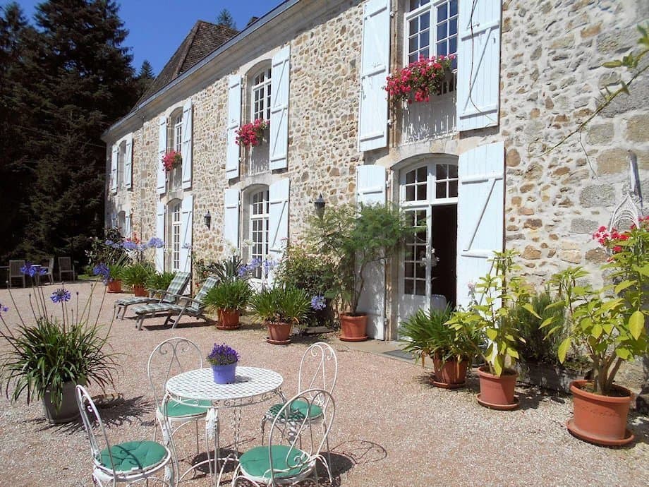 Château de La Mothe 425 Sqm 5 Bedrooms 3