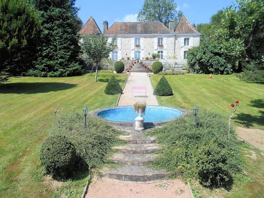 Château de La Mothe 425 Sqm 5 Bedrooms 4
