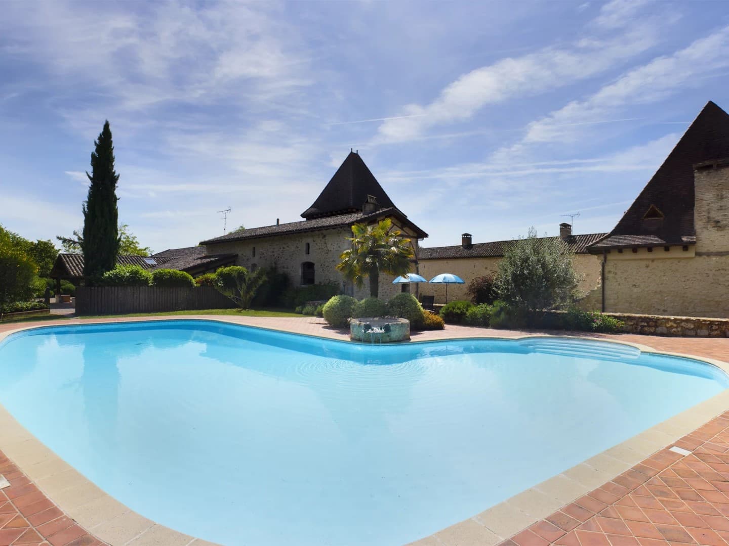 Historic Castle with Guest Accommodations and Panoramic Views 3