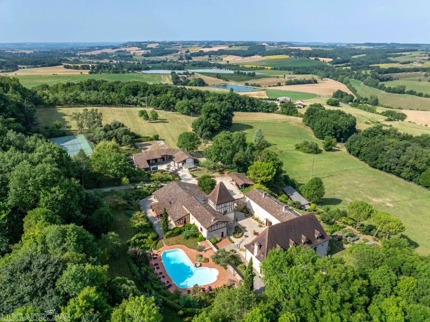 Historic Castle with Guest Accommodations and Panoramic Views 4