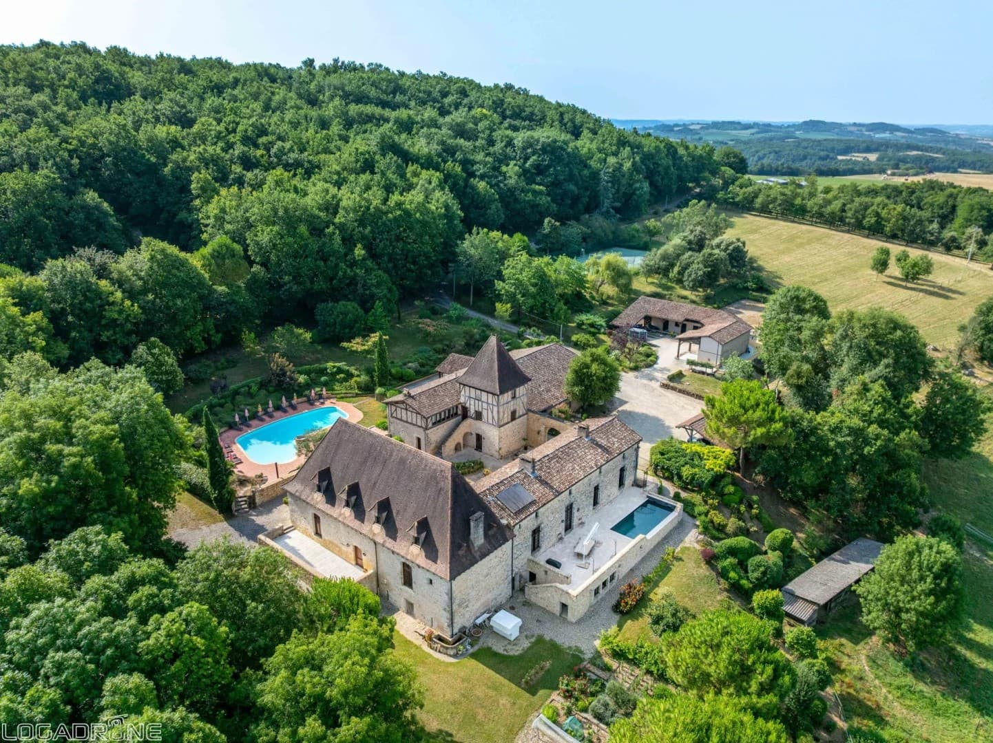 Historic Castle with Guest Accommodations and Panoramic Views 5