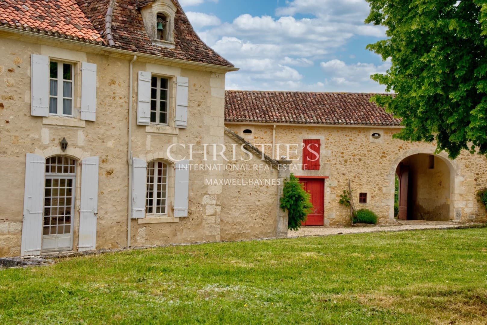 Charming 18th Century Castle With Gîtes And Equestrian Facilities 3