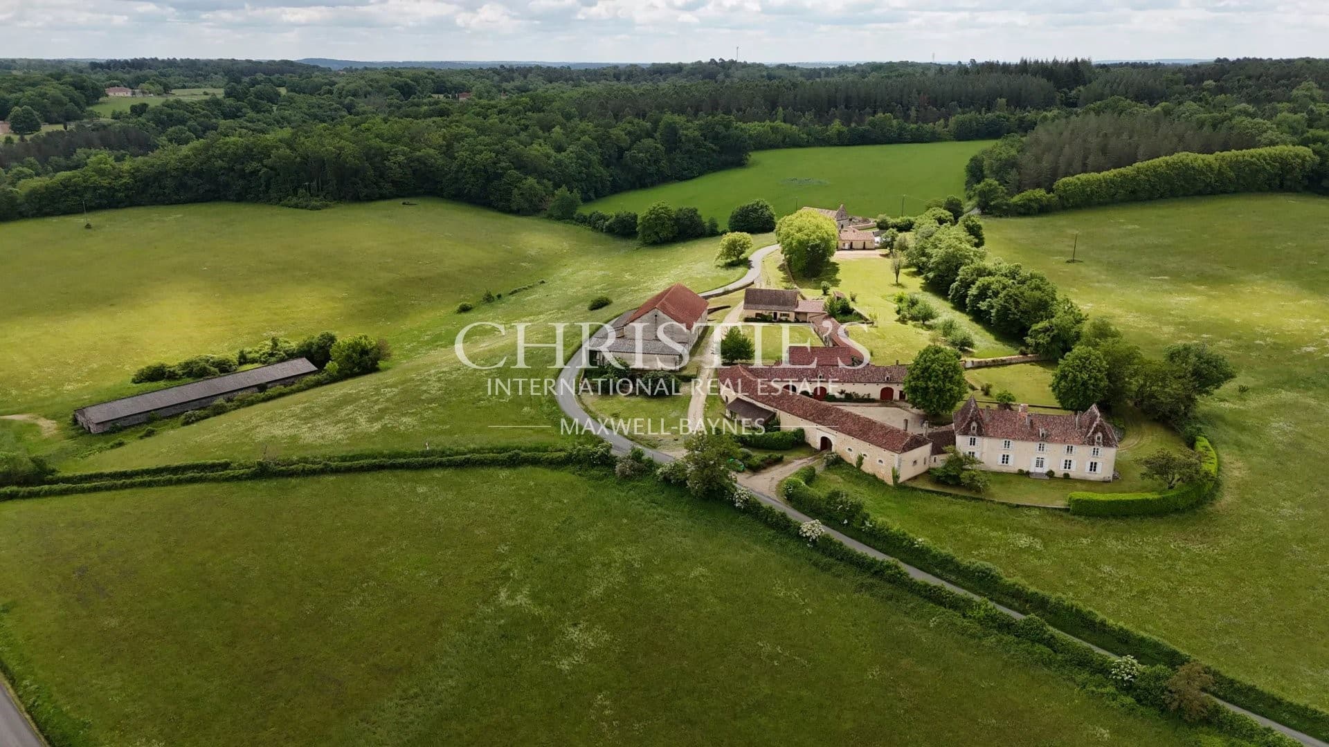 Charming 18th Century Castle With Gîtes And Equestrian Facilities 4