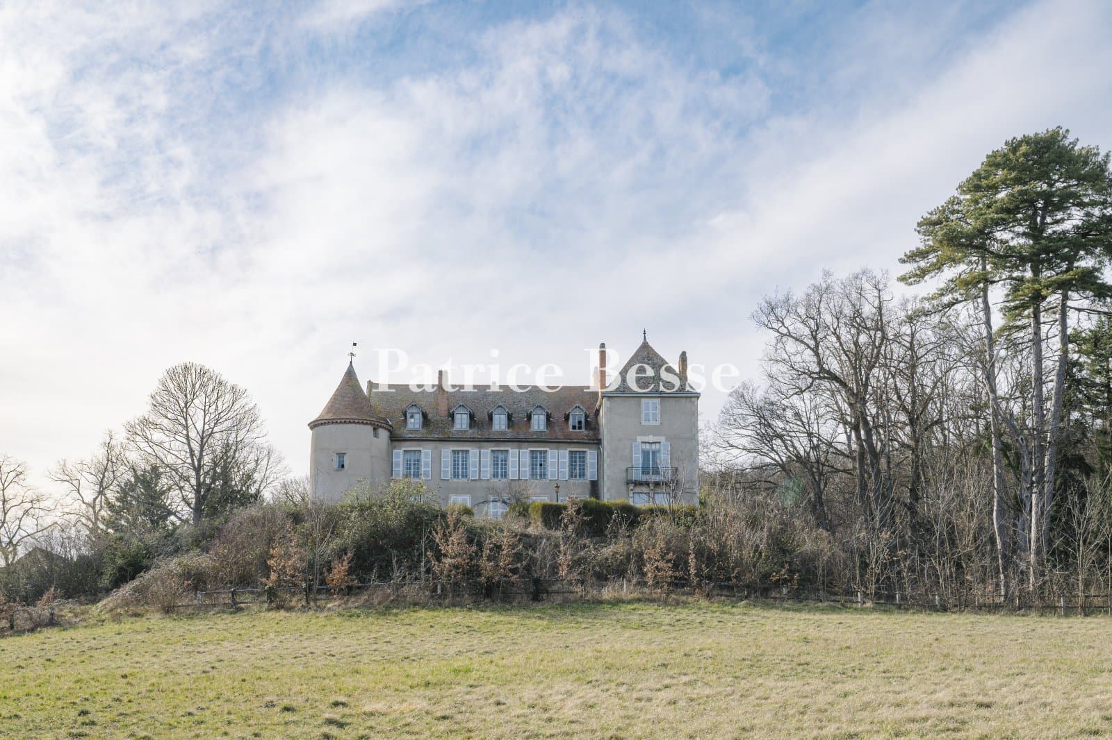 19th Century Manor with Panoramic Views on 22 Hectares