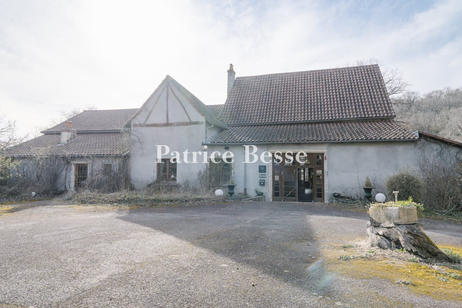19th Century Manor with Panoramic Views on 22 Hectares 3