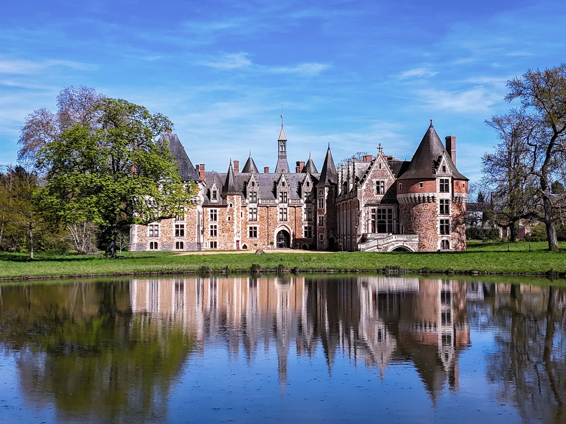 Lavishly Restored 15th–16th Century Château With 30 Bedrooms