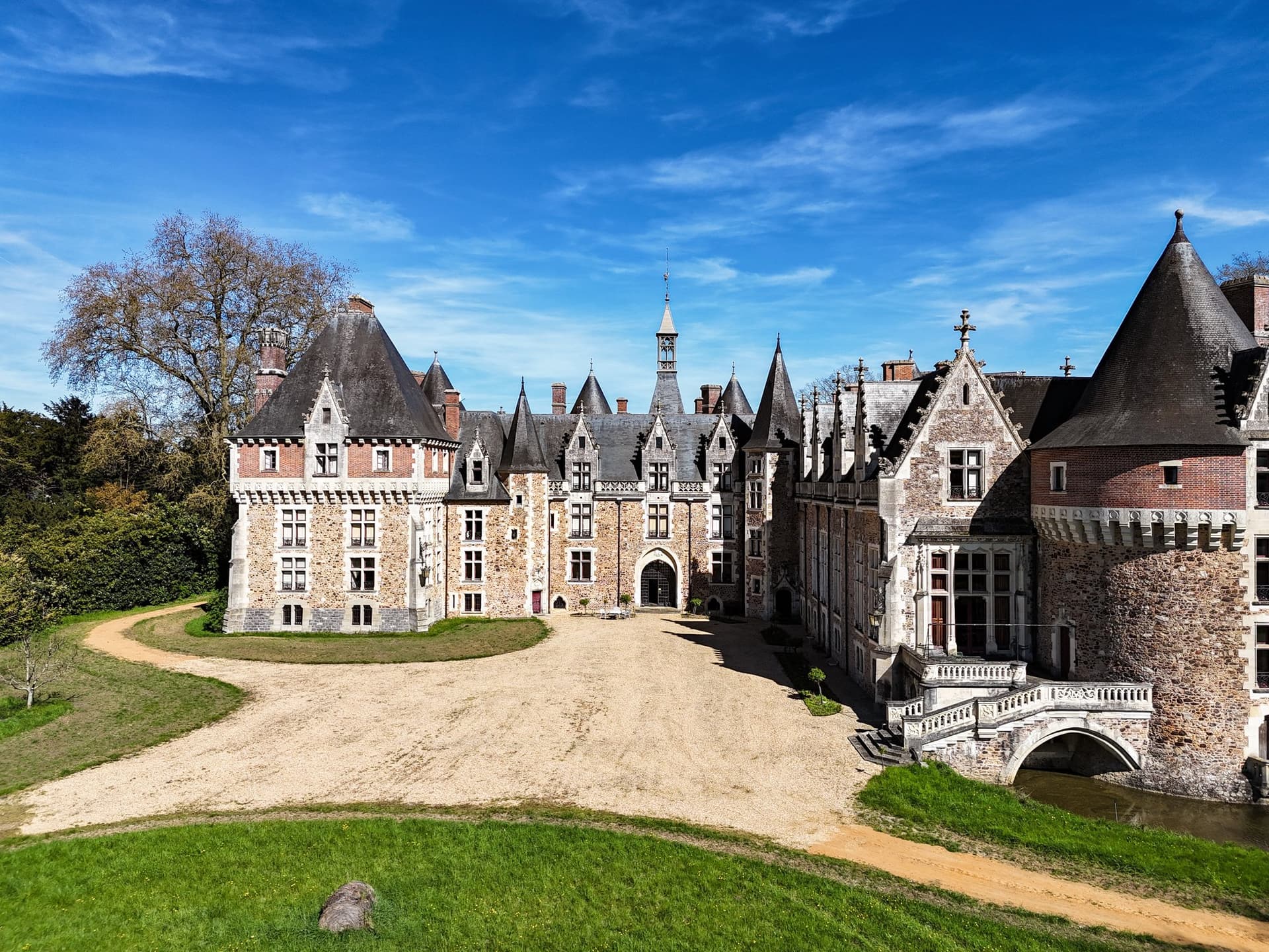 Lavishly Restored 15th–16th Century Château With 30 Bedrooms 3