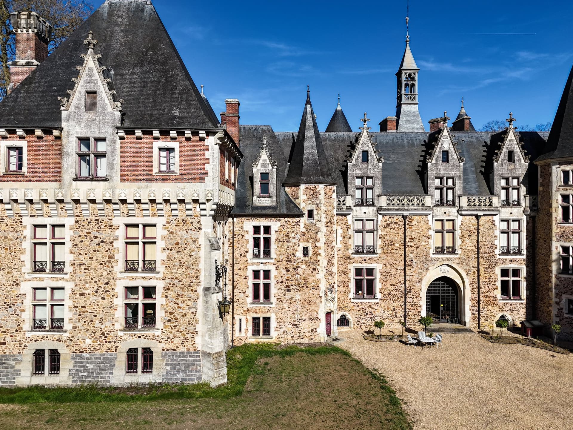 Lavishly Restored 15th–16th Century Château With 30 Bedrooms 4