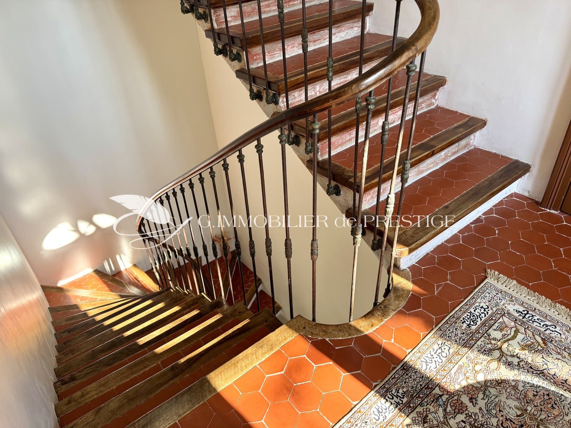 Elegant 19th Century Château With Event Potential In Provence 5