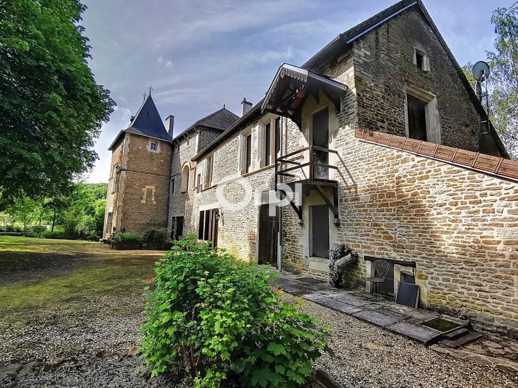 Castle 482 Sqm 10 Bedrooms 3