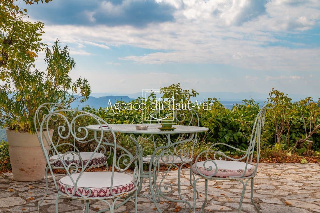 Charming Property With Guest House And Exceptional Views 5
