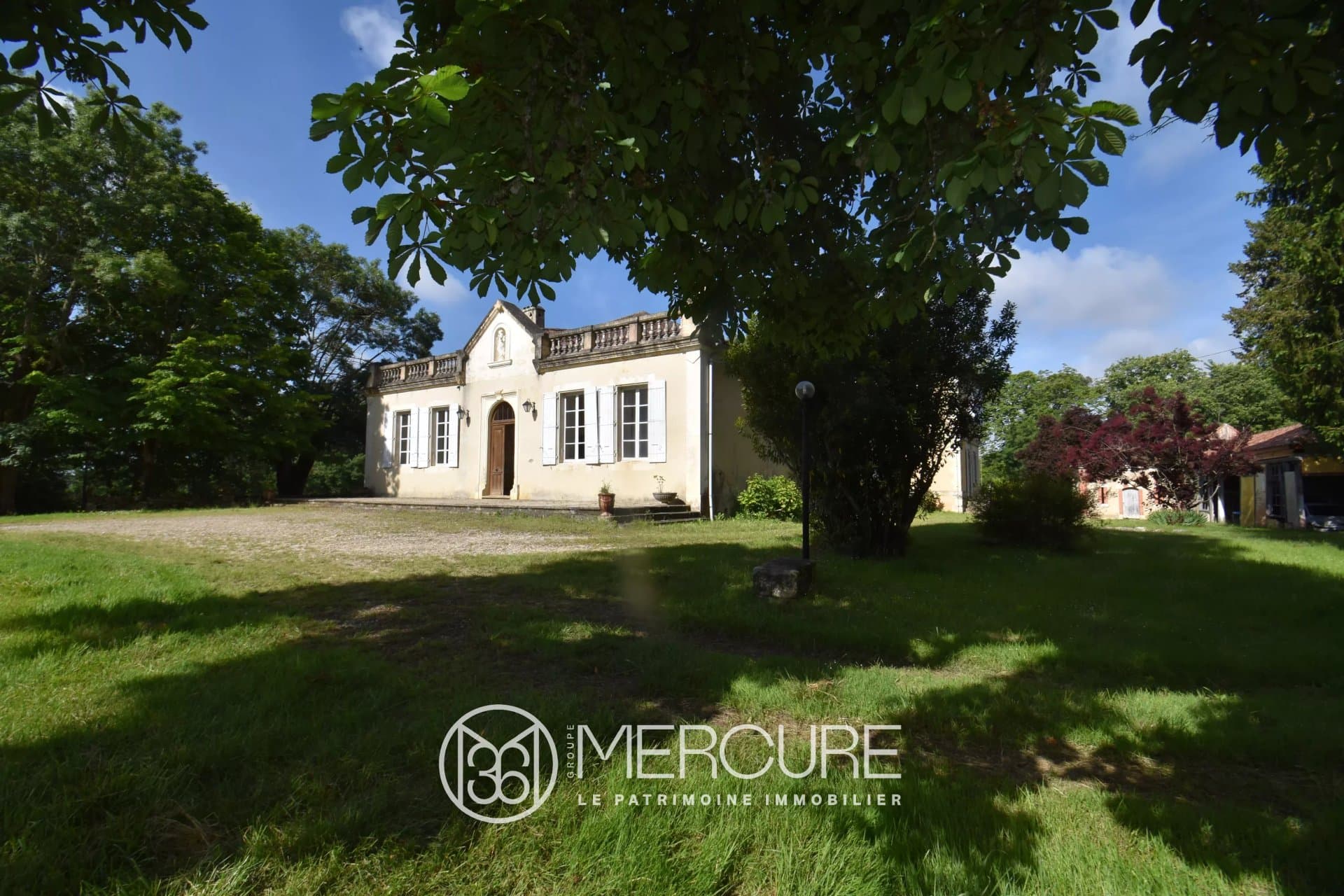 Charming Castle with Swimming Pool and Expansive Terrace — in Gers, France