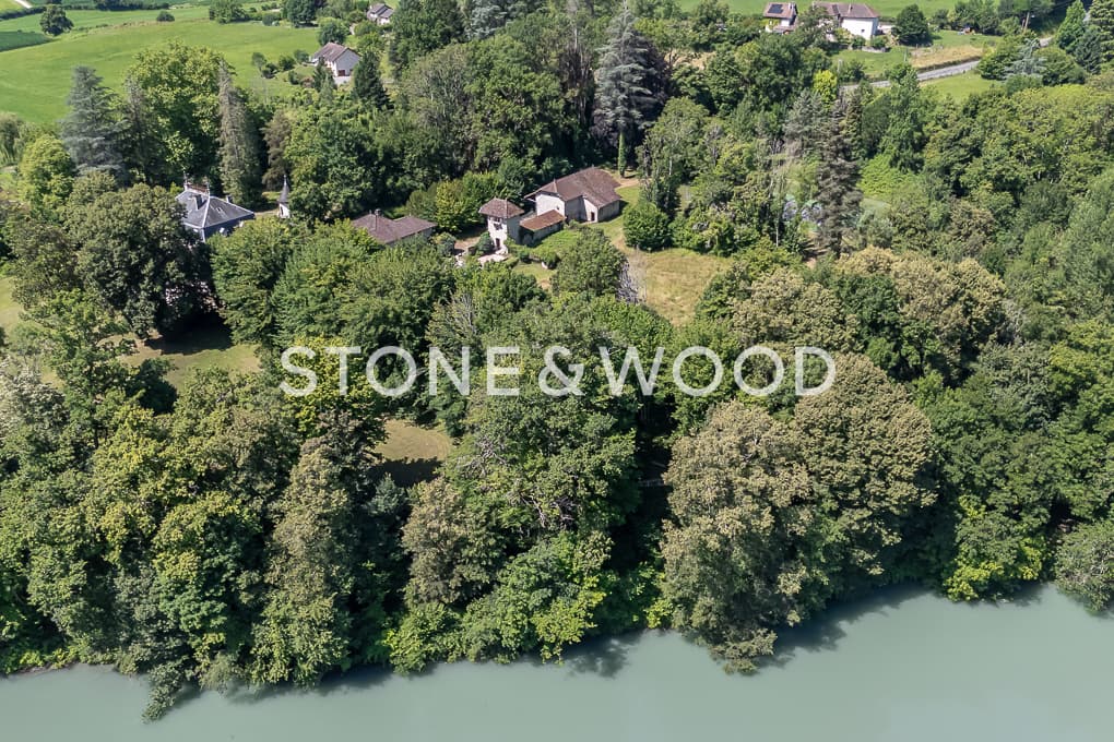 Exceptional 19th Century Mansion With Swimming Pool And Tennis Court 4
