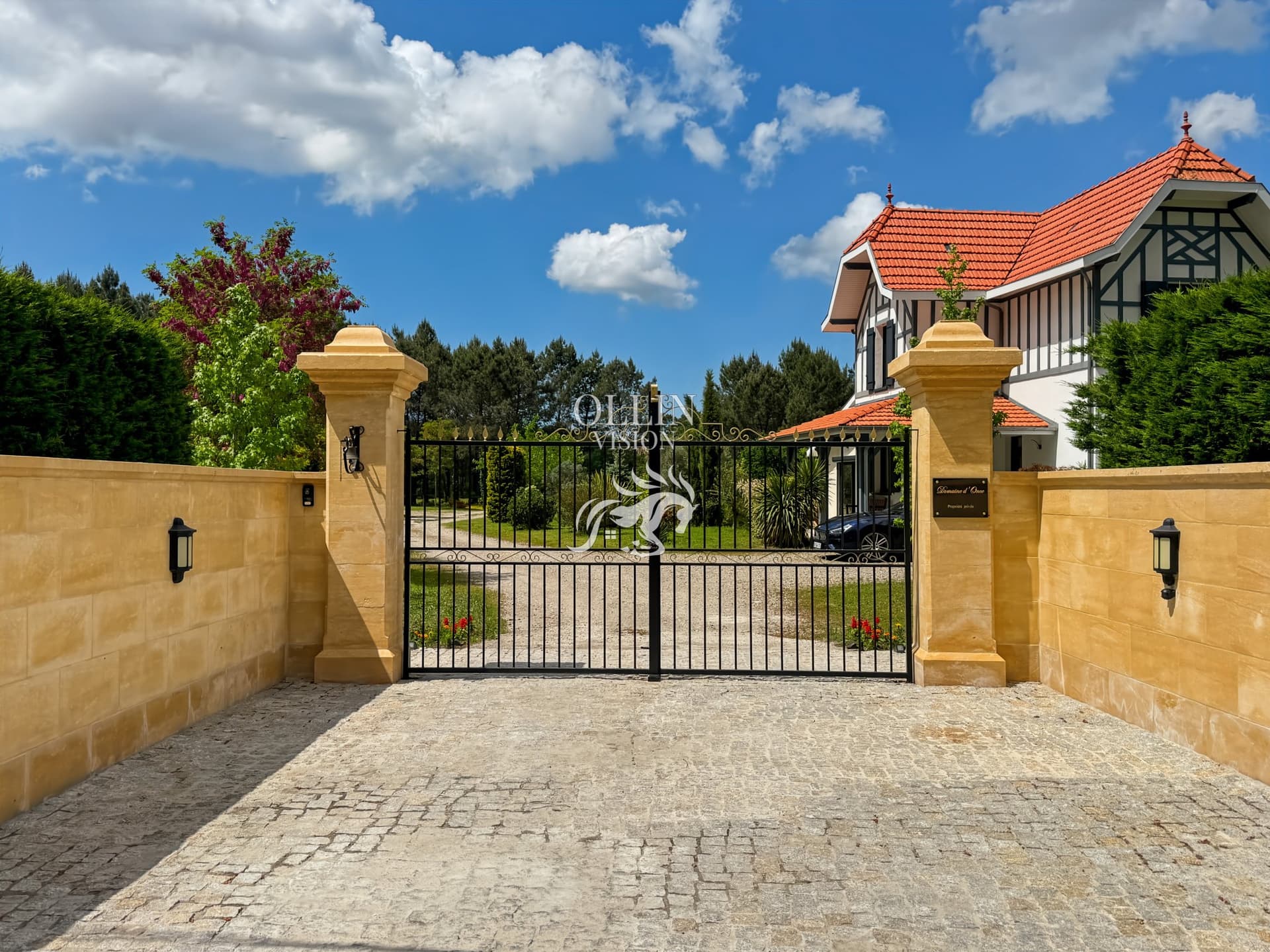 Exceptional Estate on 18 Hectares with Pool and Horse Stalls