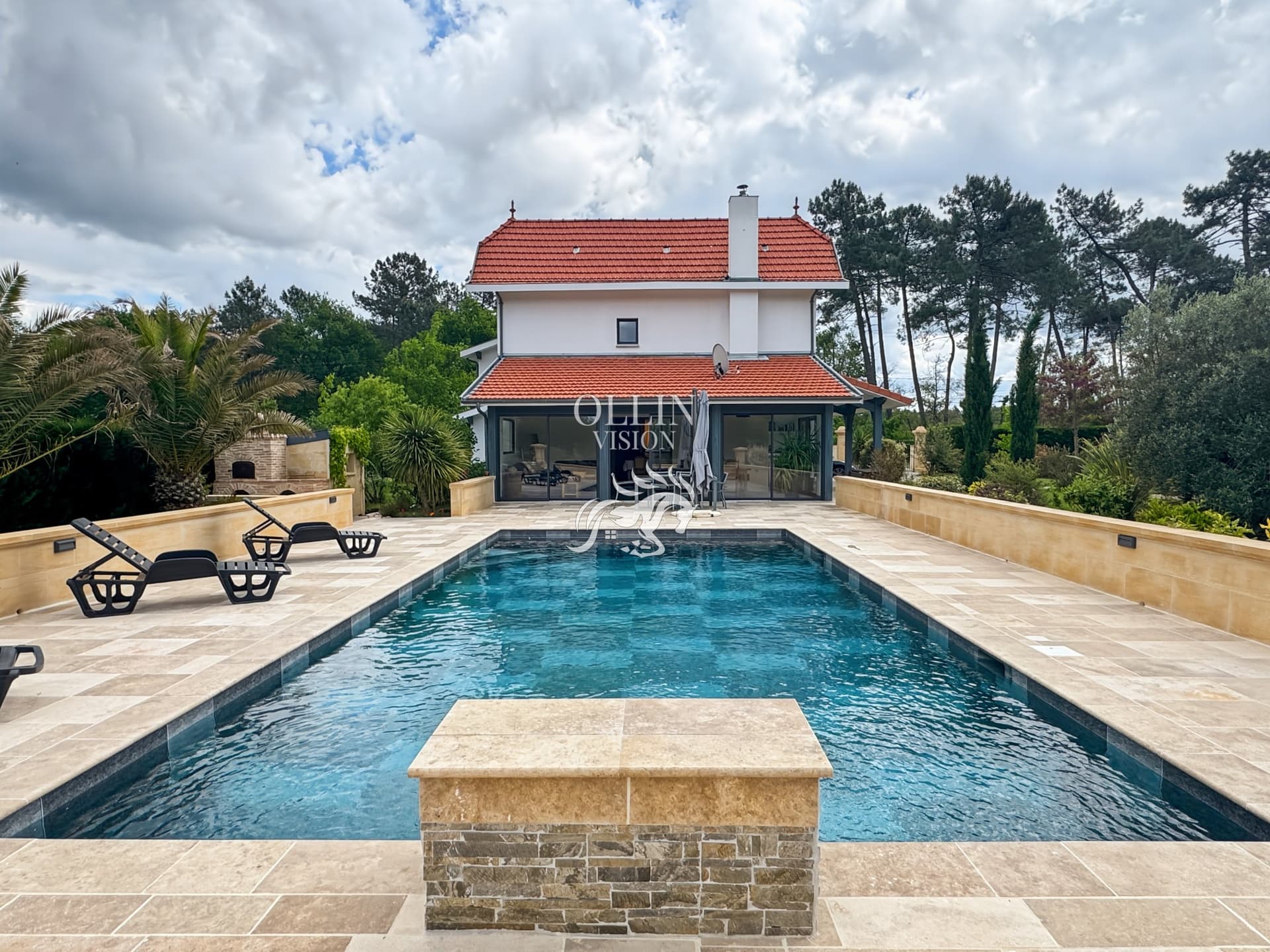 Exceptional Estate on 18 Hectares with Pool and Horse Stalls 2