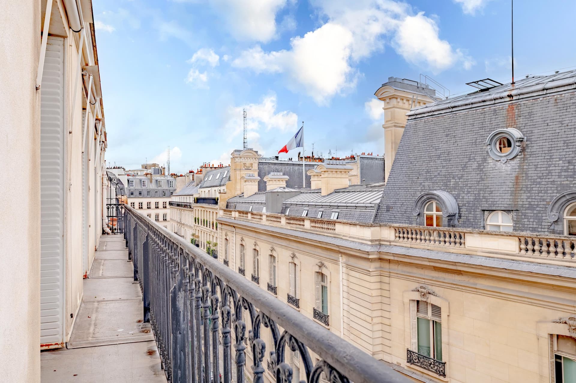 Exceptional Top Floor Apartment with Garden Views in Central Paris 3