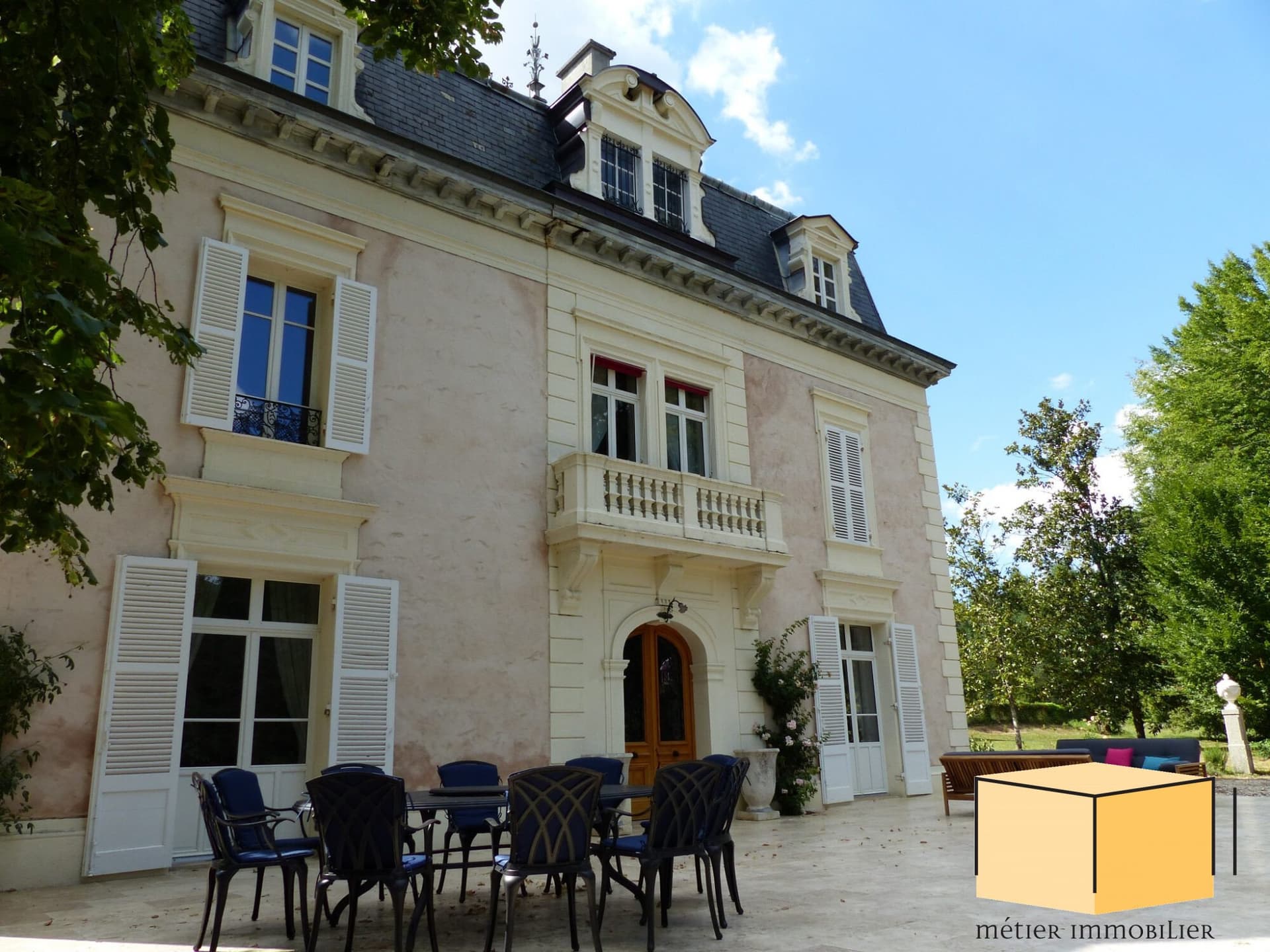 Stunning 19th Century Château With Tennis Court And Swimming Pool 3