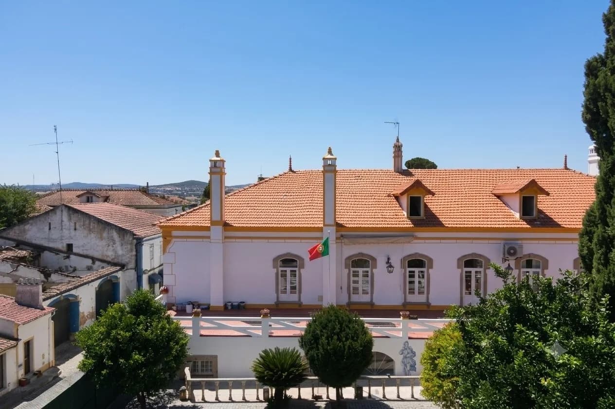 Elegant 1905 Palace With Pool And Gardens In Crato 2