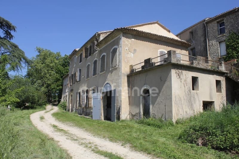 Historic Castle in Luberon with Renovation Potential 5